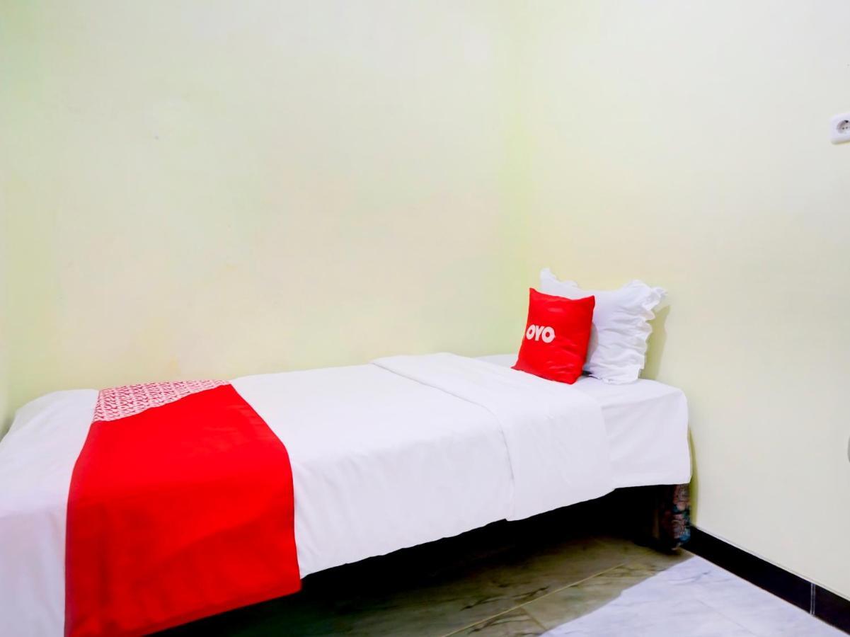 Oyo 3949 Griya Aisyah Syariah 2* Malang